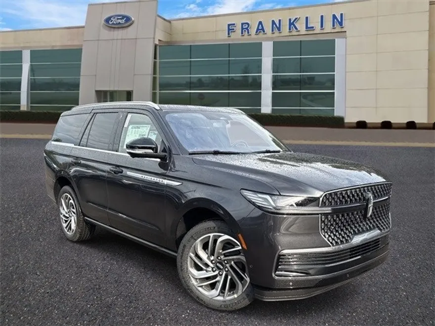 2025 Lincoln Navigator Reserve photo 1