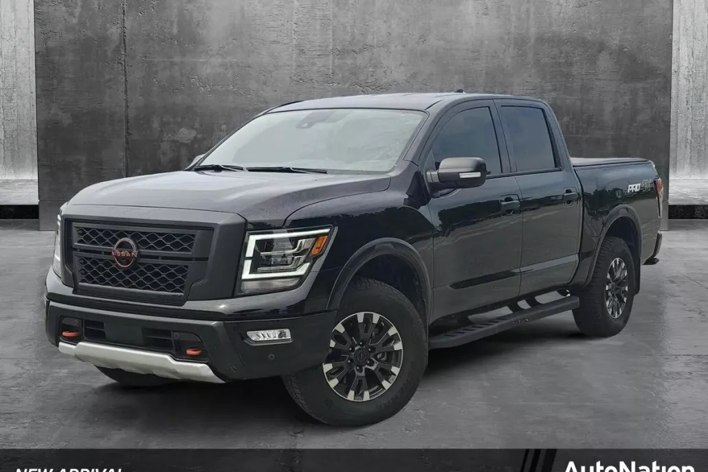 2024 Nissan Titan PRO-4X photo 1