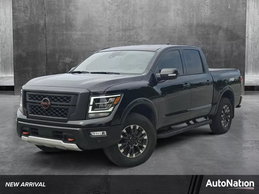 2024 Nissan Titan PRO-4X photo 1