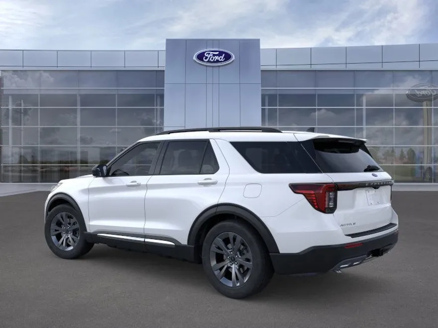 2025 Ford Explorer photo 1