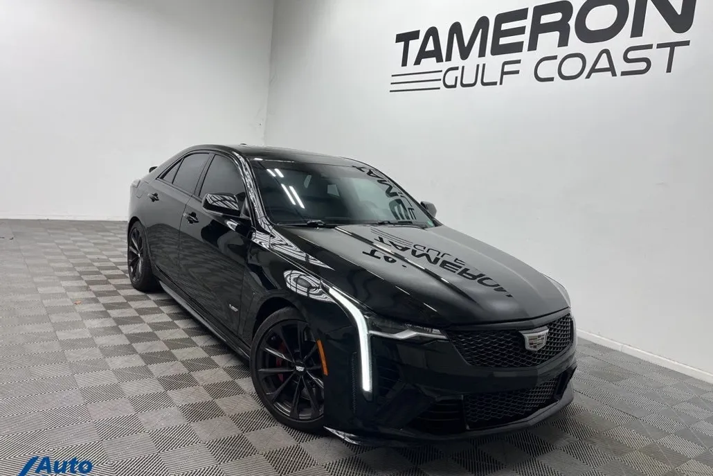 2023 Cadillac CT4 photo 1