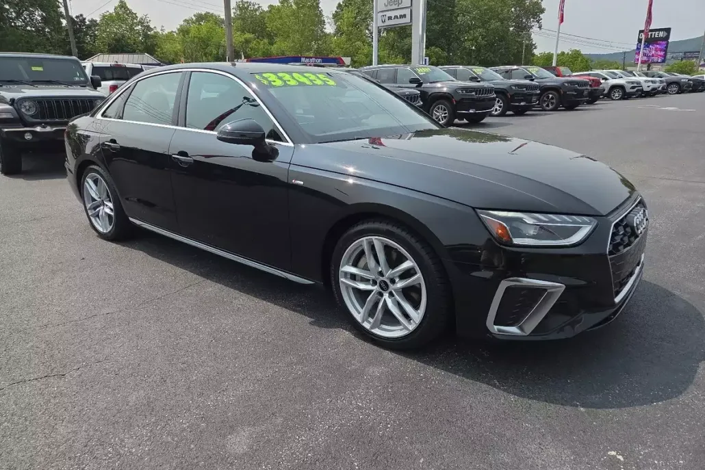 2024 Audi A4 S line Premium Plus 45 TFSI Quattro photo 1