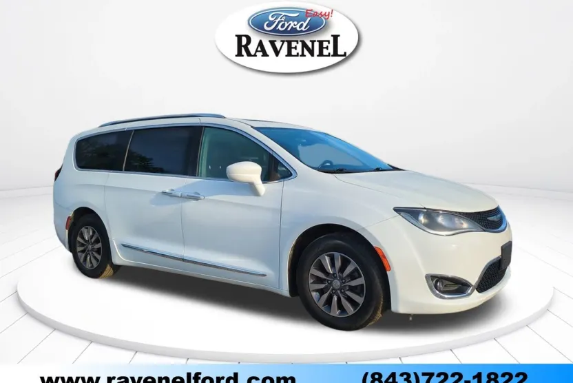 2019 Chrysler Pacifica Touring Plus photo 1
