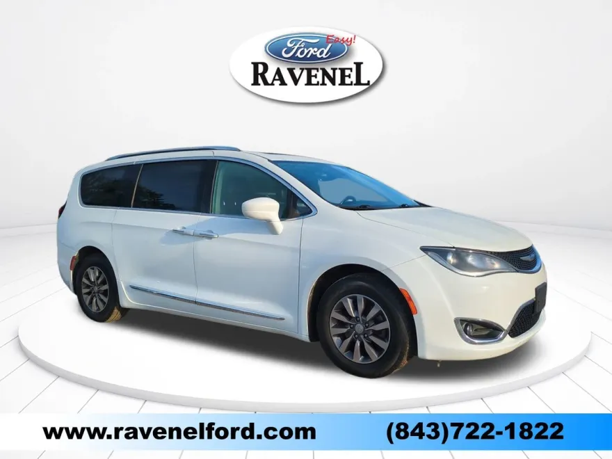 2019 Chrysler Pacifica Touring Plus photo 1