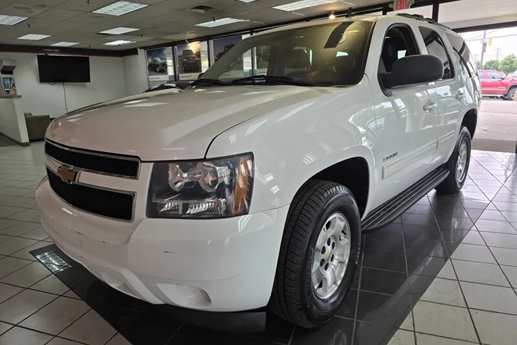 2012 Chevrolet Tahoe LT photo 1