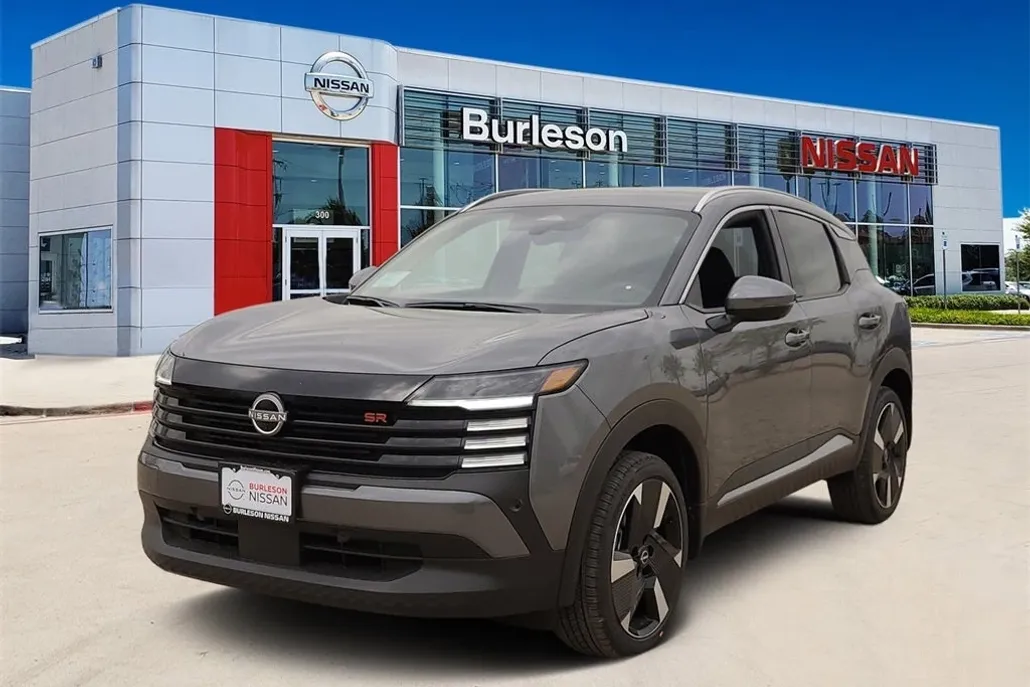 2025 Nissan Kicks SR photo 1
