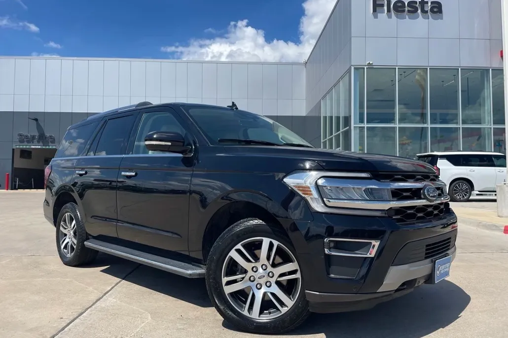 2023 Ford Expedition Limited photo 1