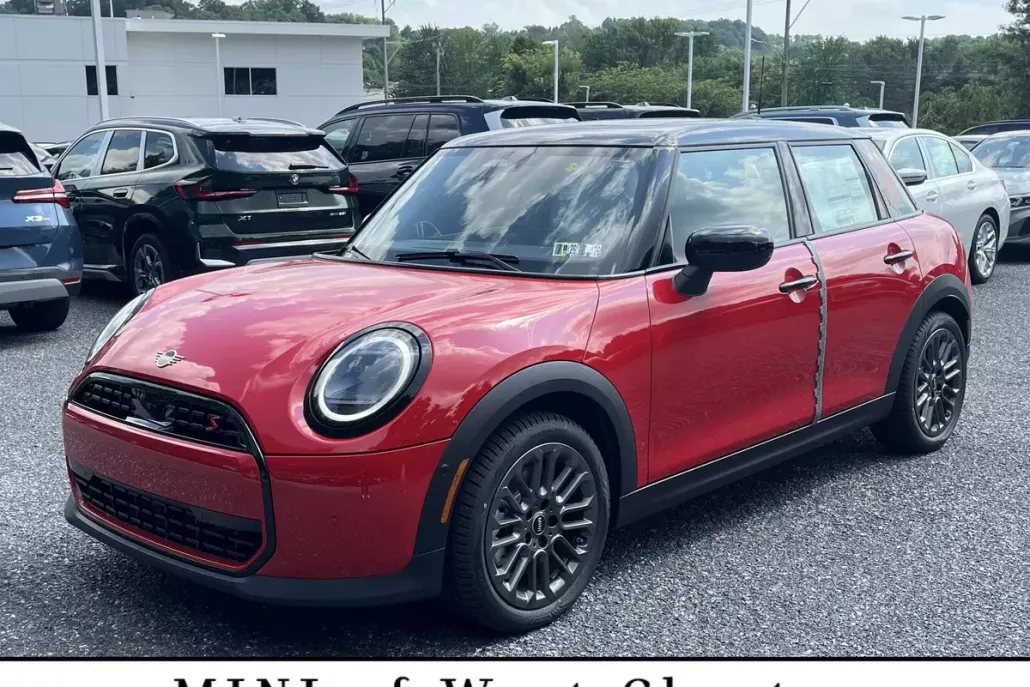 2025 Mini Cooper 2 Door Hardtop Signature photo 1