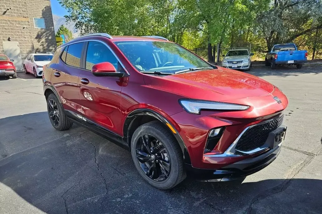 2024 Buick Encore GX Sport Touring photo 1