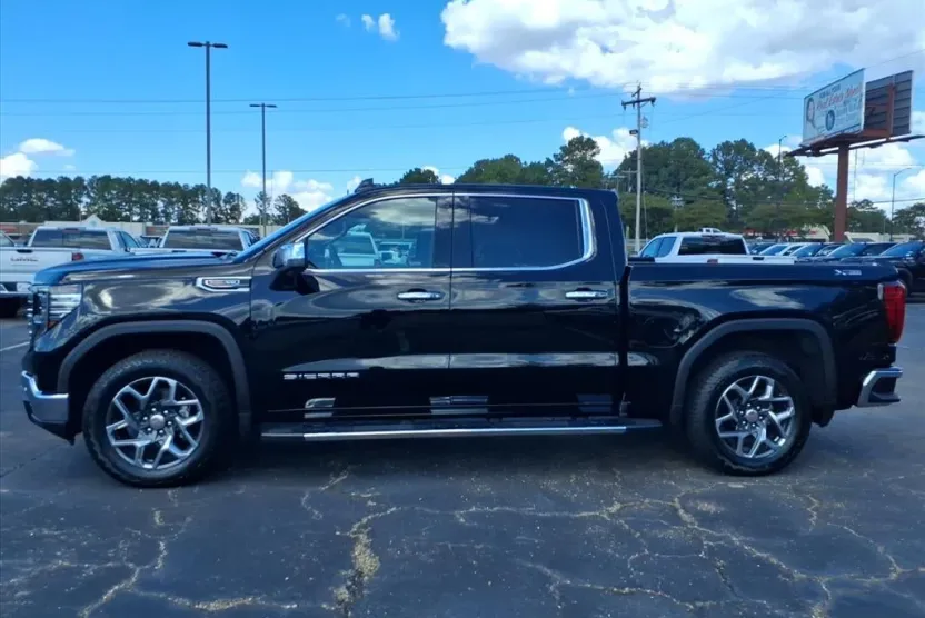 2023 Gmc Sierra SLT photo 1