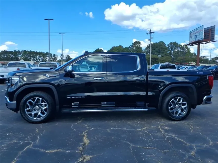 2023 Gmc Sierra SLT photo 1
