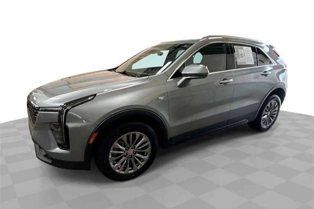 2024 Cadillac XT4 Premium Luxury photo 1