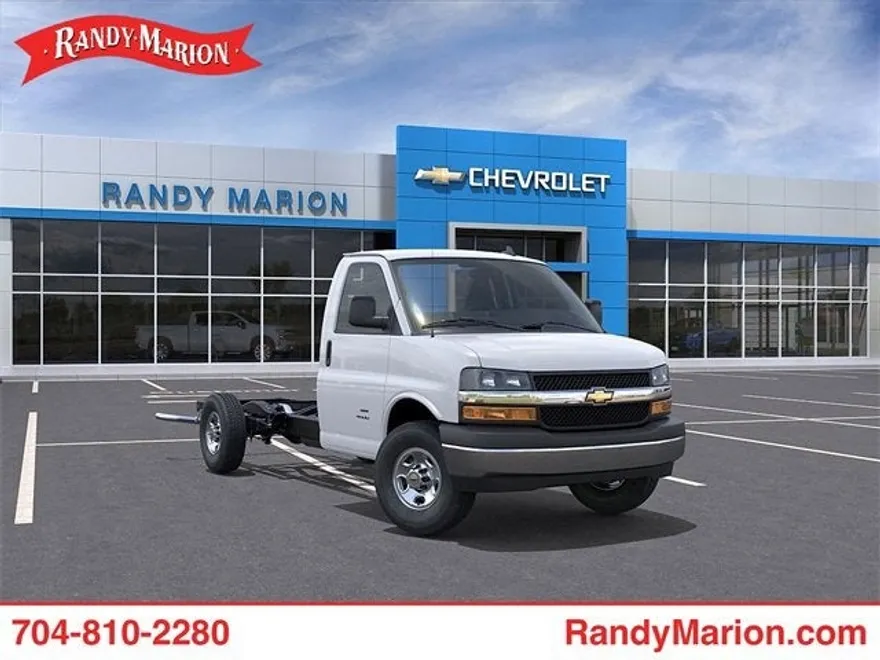 2025 Chevrolet Express Cutaway 3500 photo 1