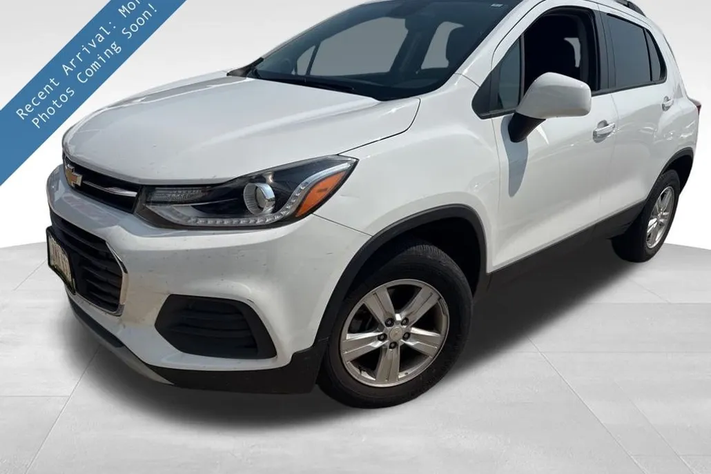 2022 Chevrolet Trax LT photo 1