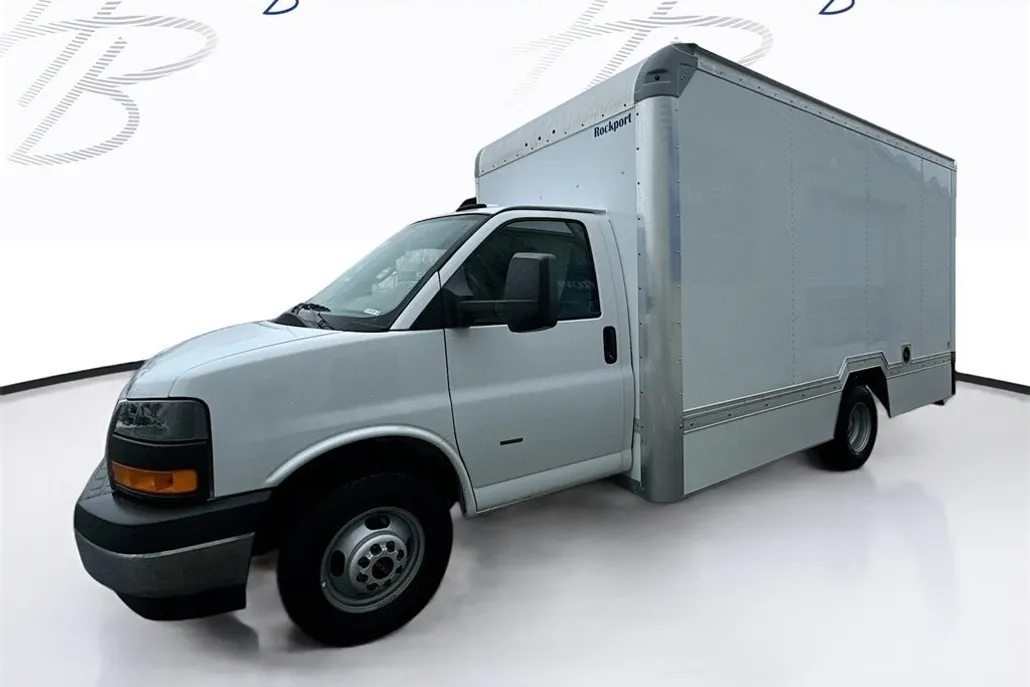 2024 Gmc Savana Cutaway 3500 photo 1