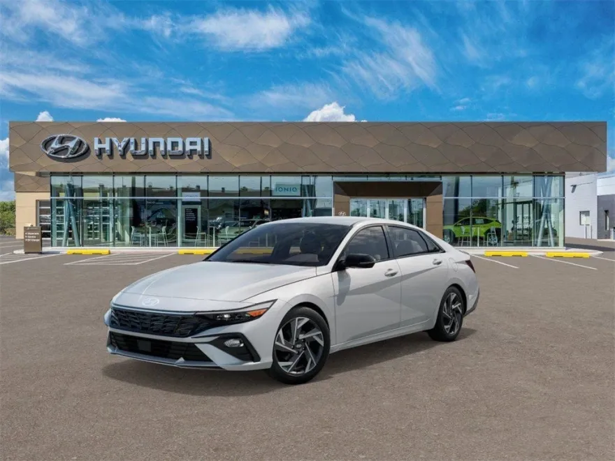 2025 Hyundai Elantra SEL Sport photo 1