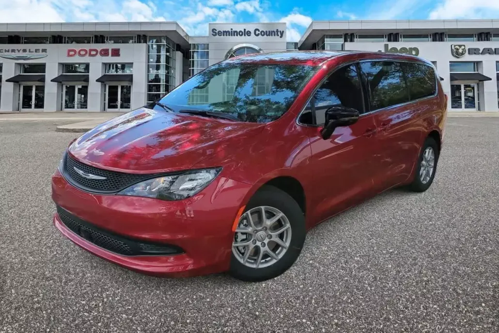 2026 Chrysler Voyager LX photo 1