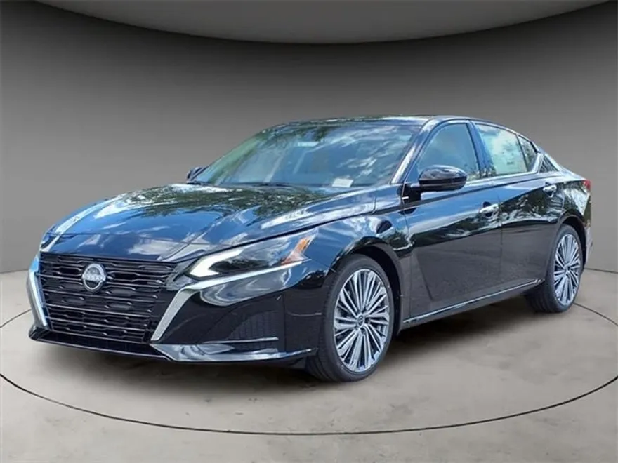 2025 Nissan Altima 2.5 SL photo 1