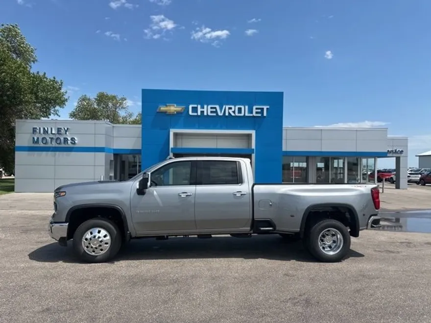 2025 Chevrolet Silverado 3500HD LTZ photo 1