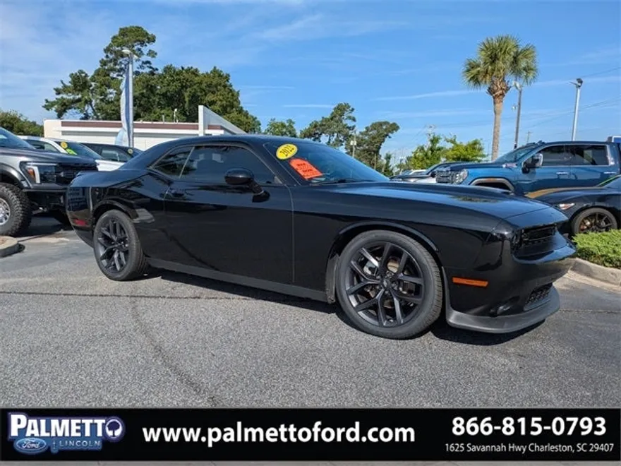 2022 Dodge Challenger GT photo 1