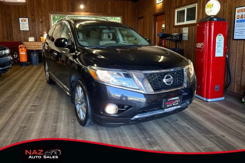 2015 Nissan Pathfinder Platinum photo 1