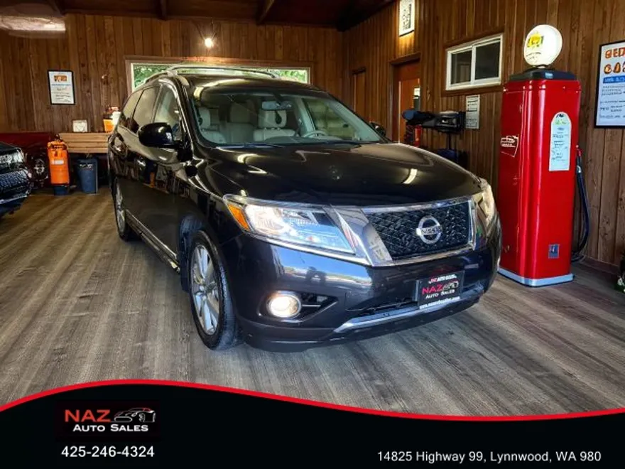2015 Nissan Pathfinder Platinum photo 1