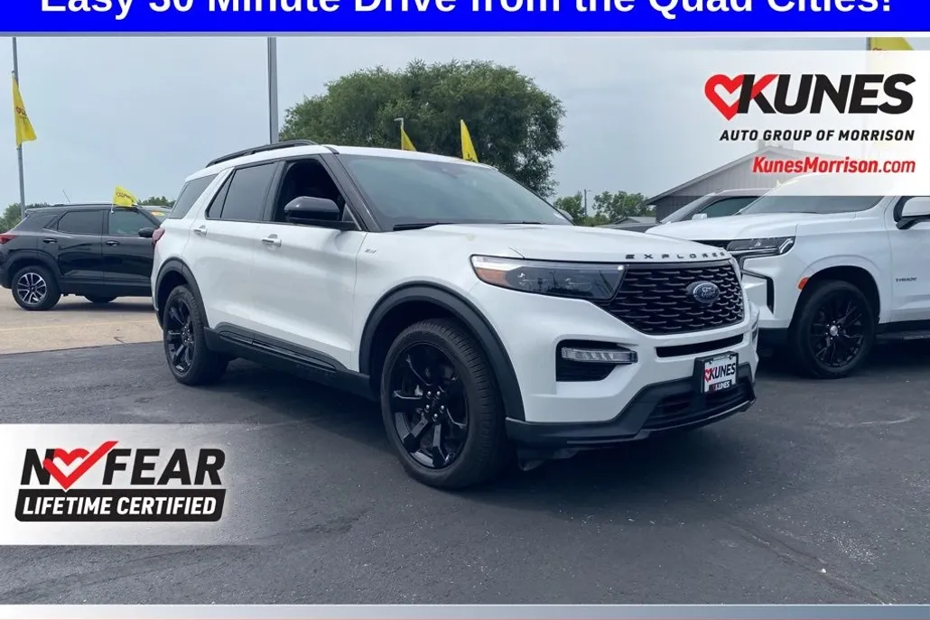 2023 Ford Explorer ST-Line photo 1