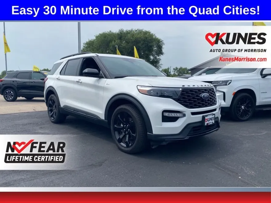 2023 Ford Explorer ST-Line photo 1