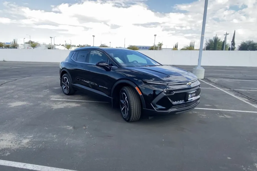 2026 Chevrolet Equinox EV 1LT photo 1