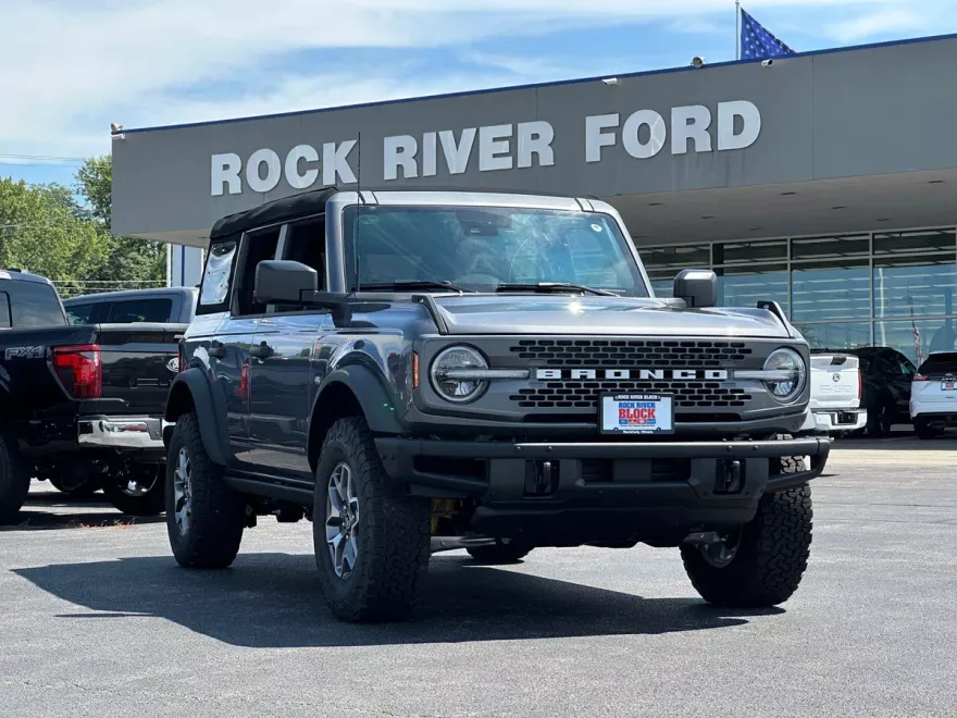 2024 Ford Bronco Badlands photo 1
