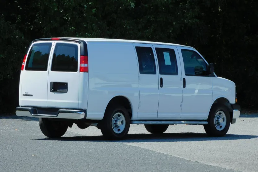 2023 Chevrolet Express Cargo 2500 photo 1