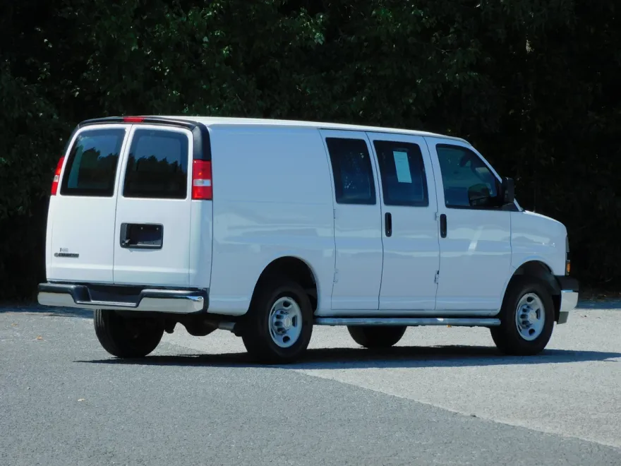 2023 Chevrolet Express Cargo 2500 photo 1