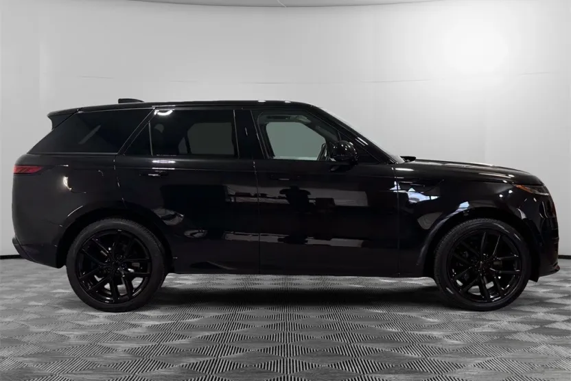 2023 Land Rover Range Rover Sport SE photo 1