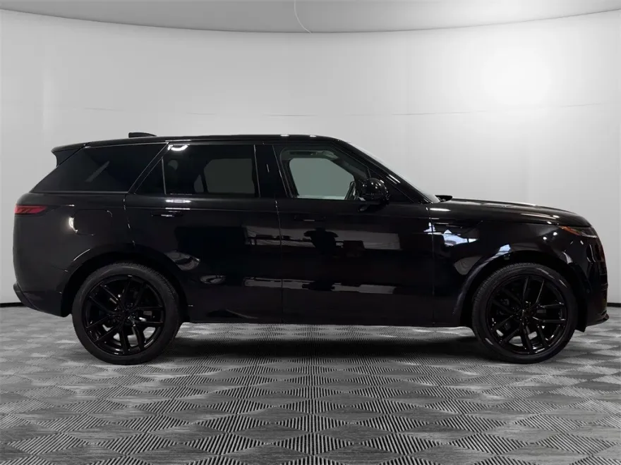2023 Land Rover Range Rover Sport SE photo 1