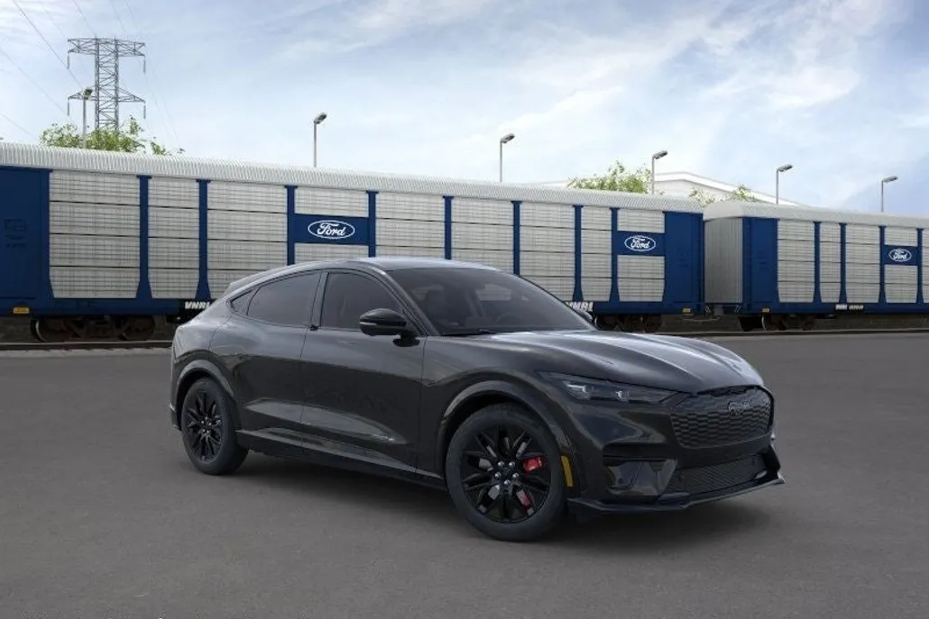 2025 Ford Mustang Mach-E Premium photo 1