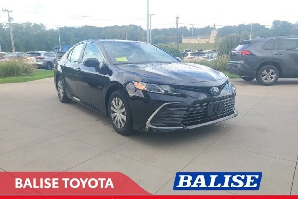 2023 Toyota Camry Hybrid LE photo 1