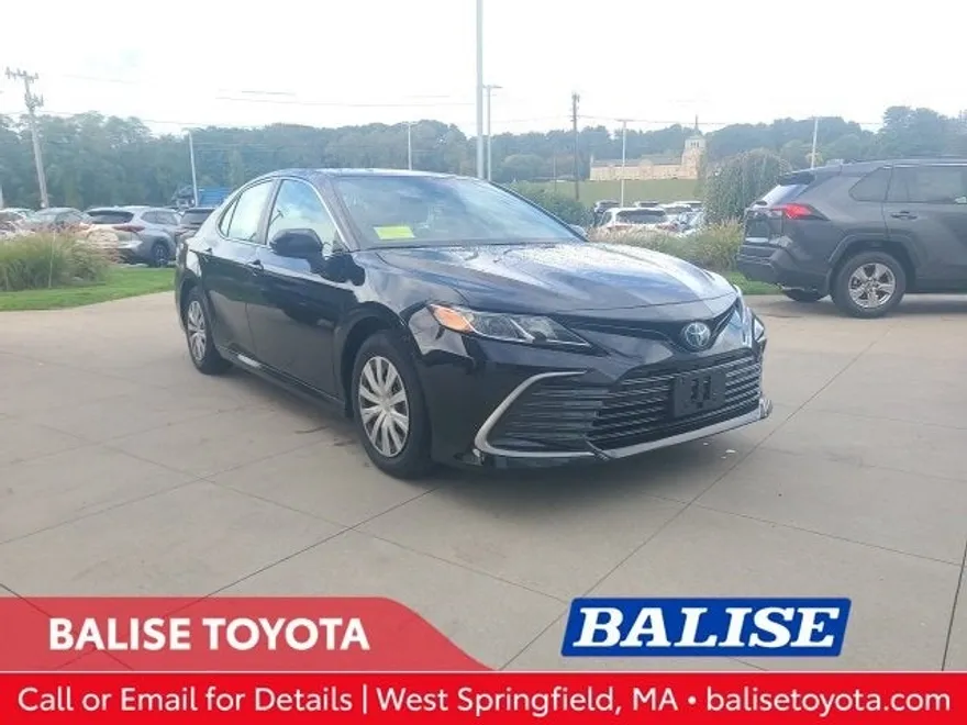 2023 Toyota Camry Hybrid LE photo 1