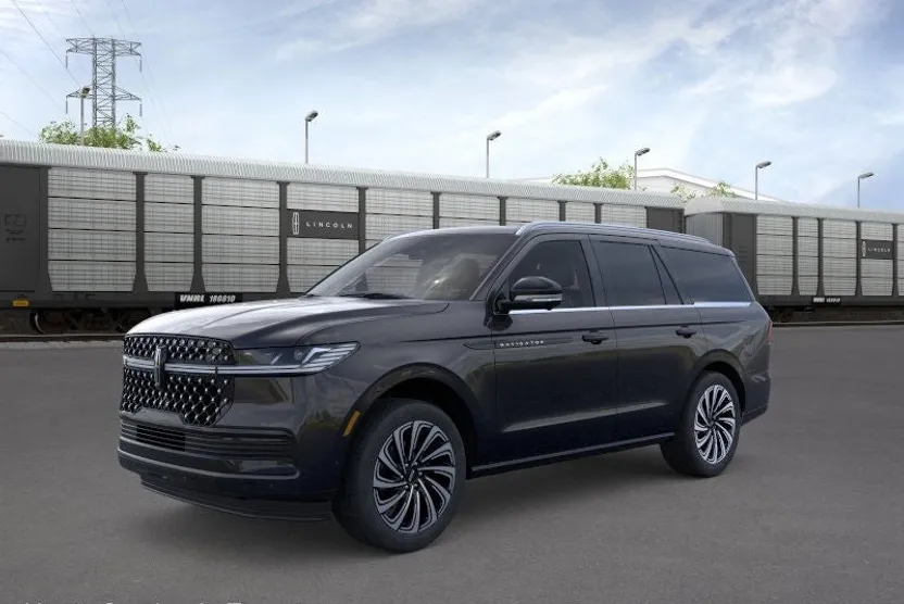2025 Lincoln Navigator Black Label photo 1