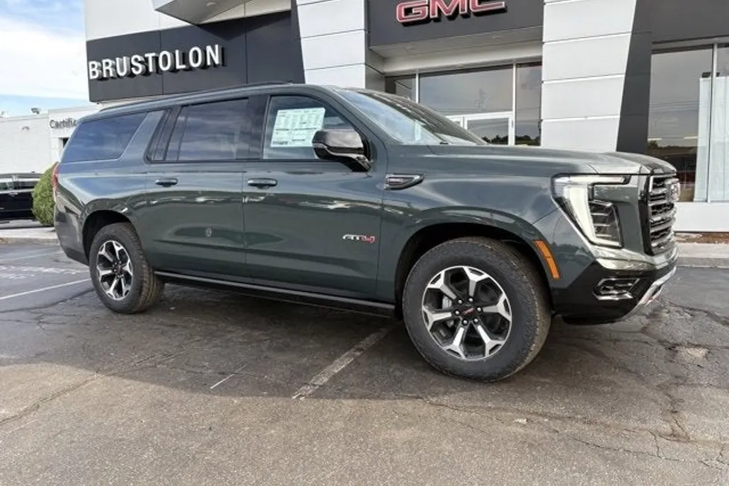 2026 Gmc Yukon XL AT4 photo 1