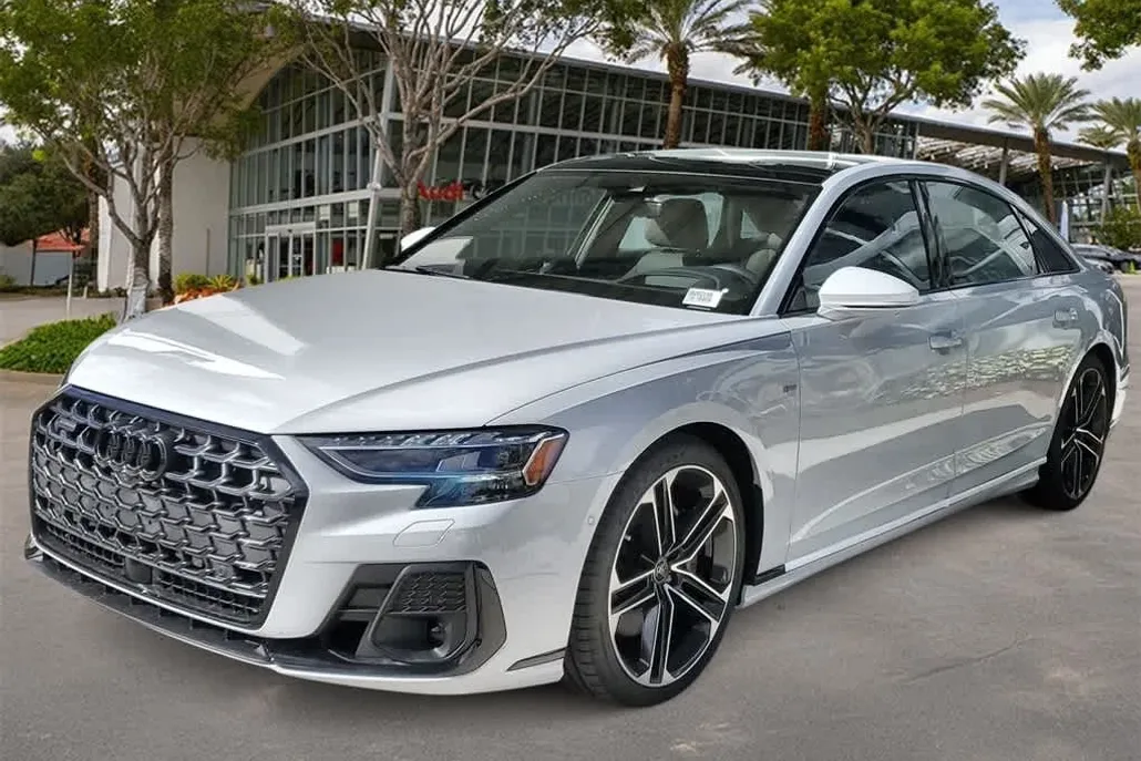 2025 Audi A8 L 55 photo 1