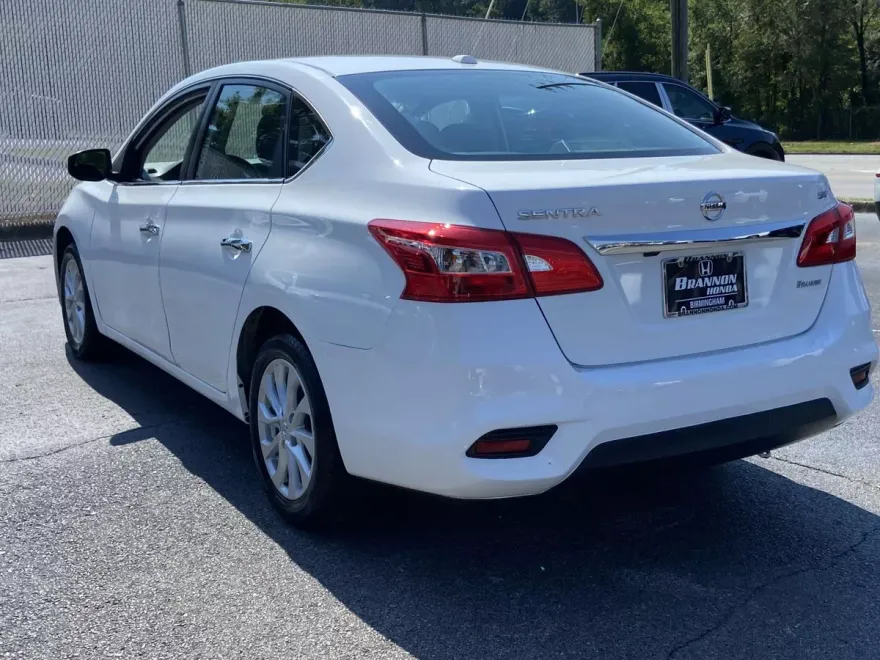 2019 Nissan Sentra SV photo 1