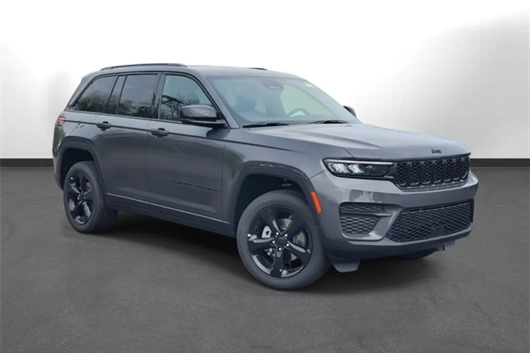 2025 Jeep Grand Cherokee Altitude photo 1