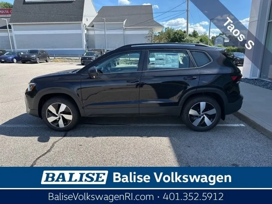 2025 Volkswagen Taos S photo 1
