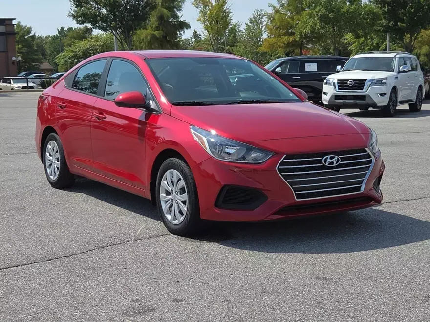 2022 Hyundai Accent SE photo 1