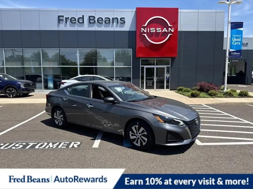 2025 Nissan Altima S photo 1