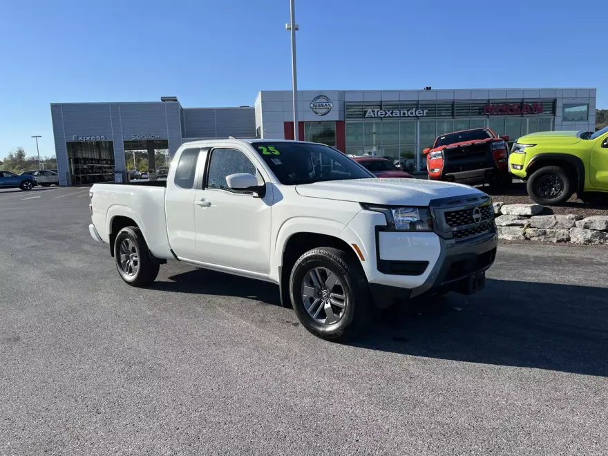 2025 Nissan Frontier King Cab SV photo 1