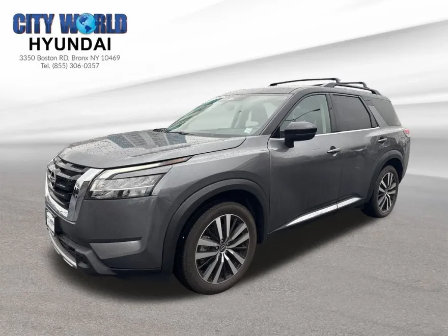 2023 Nissan Pathfinder Platinum photo 1