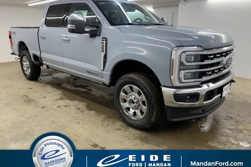 2025 Ford F-350 Lariat photo 1
