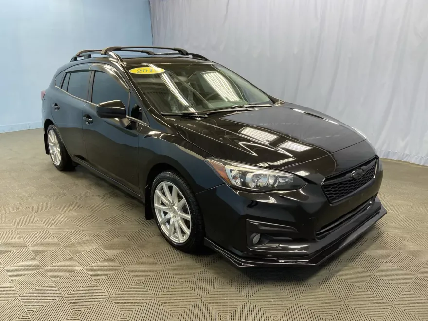2019 Subaru Impreza Premium photo 1