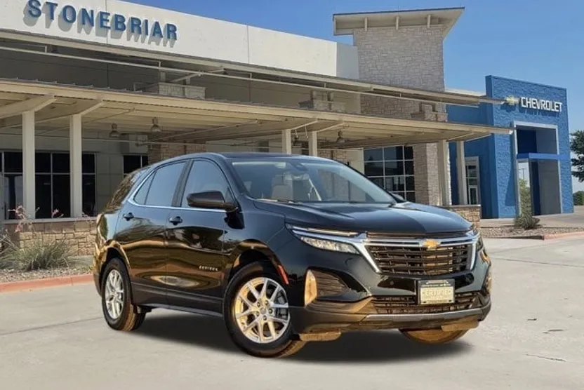 2024 Chevrolet Equinox LT photo 1